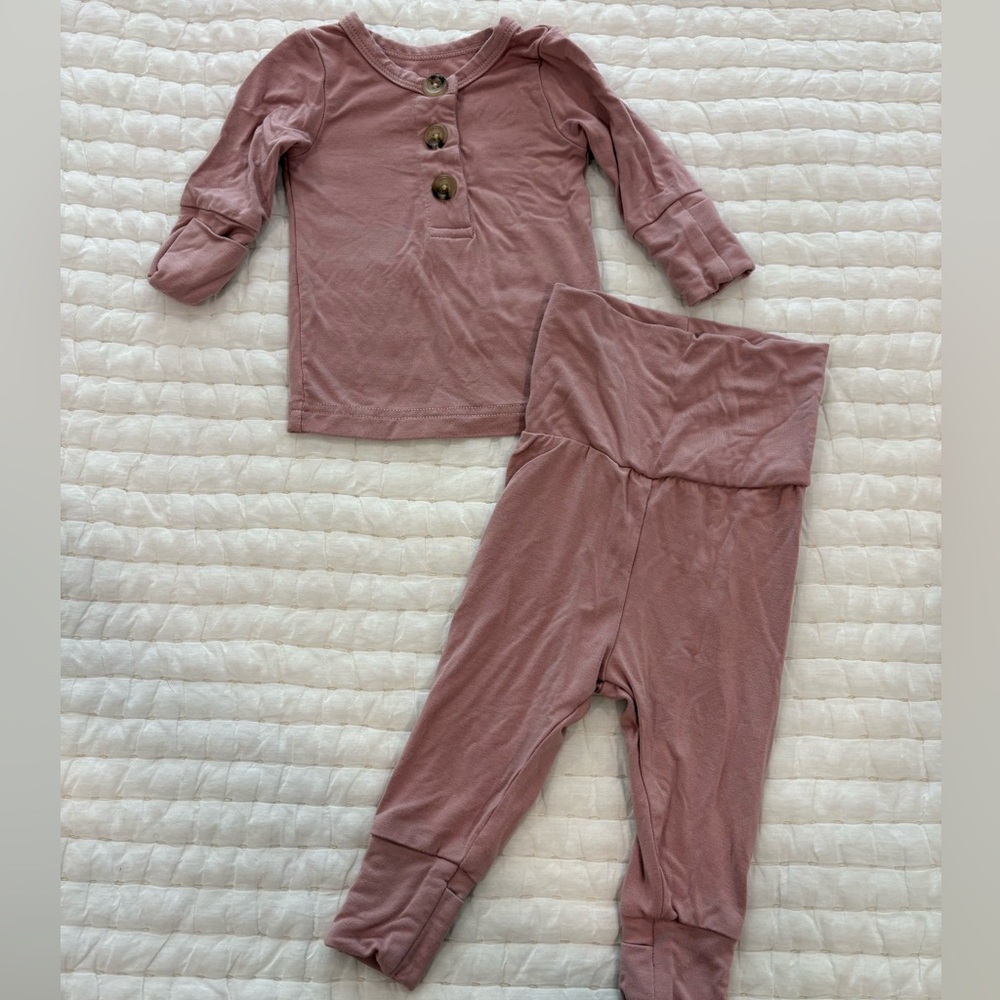 NWOT Caden Lane Bamboo Set